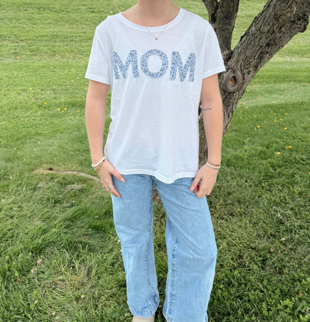 “MOM” appliqué t-shirt