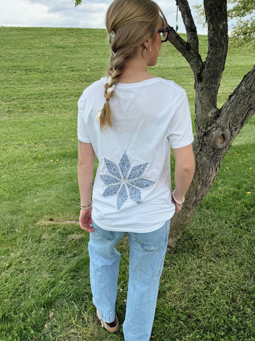 “MOM” appliqué t-shirt