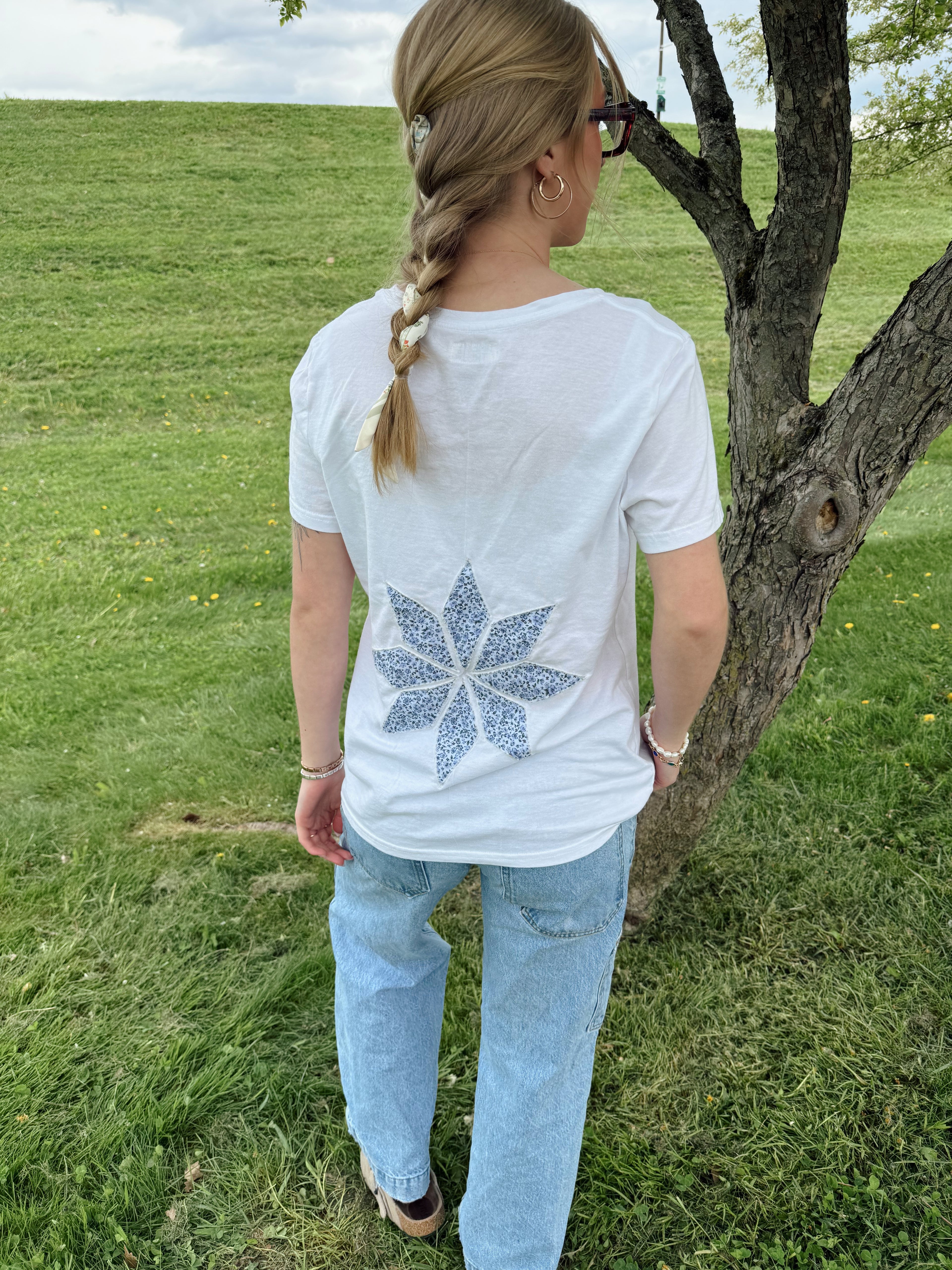 “MOM” appliqué t-shirt