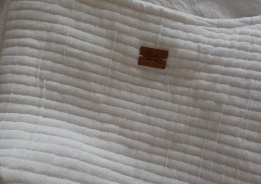 picnic date quilted purse
