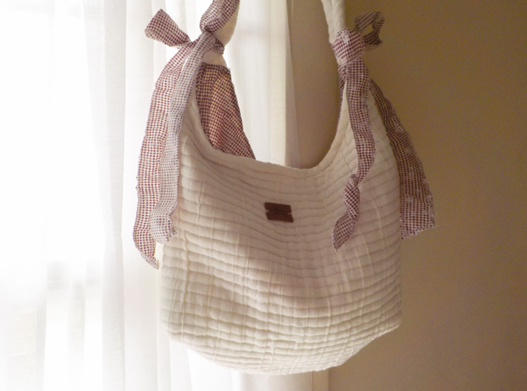 picnic date quilted purse