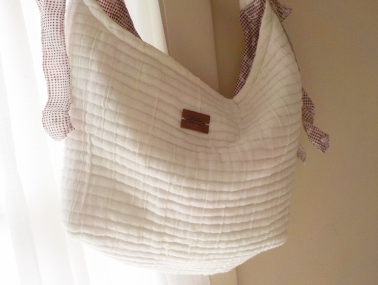 picnic date quilted purse