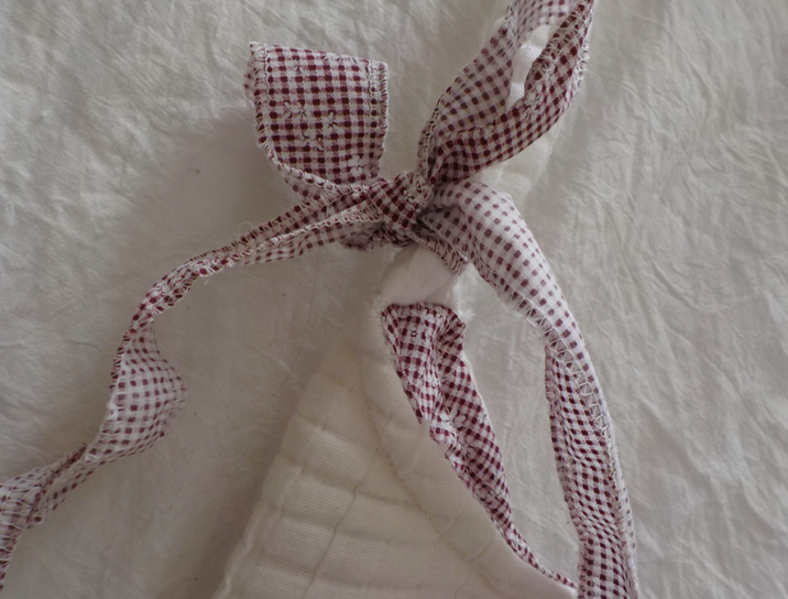picnic date quilted purse