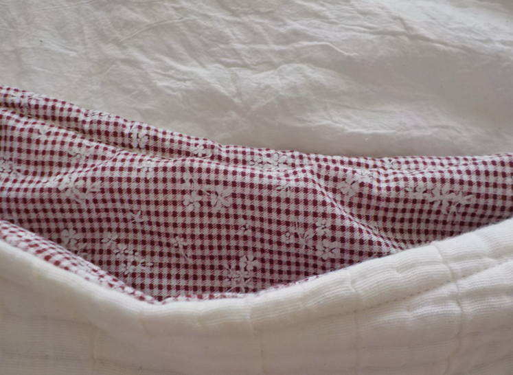 picnic date quilted purse